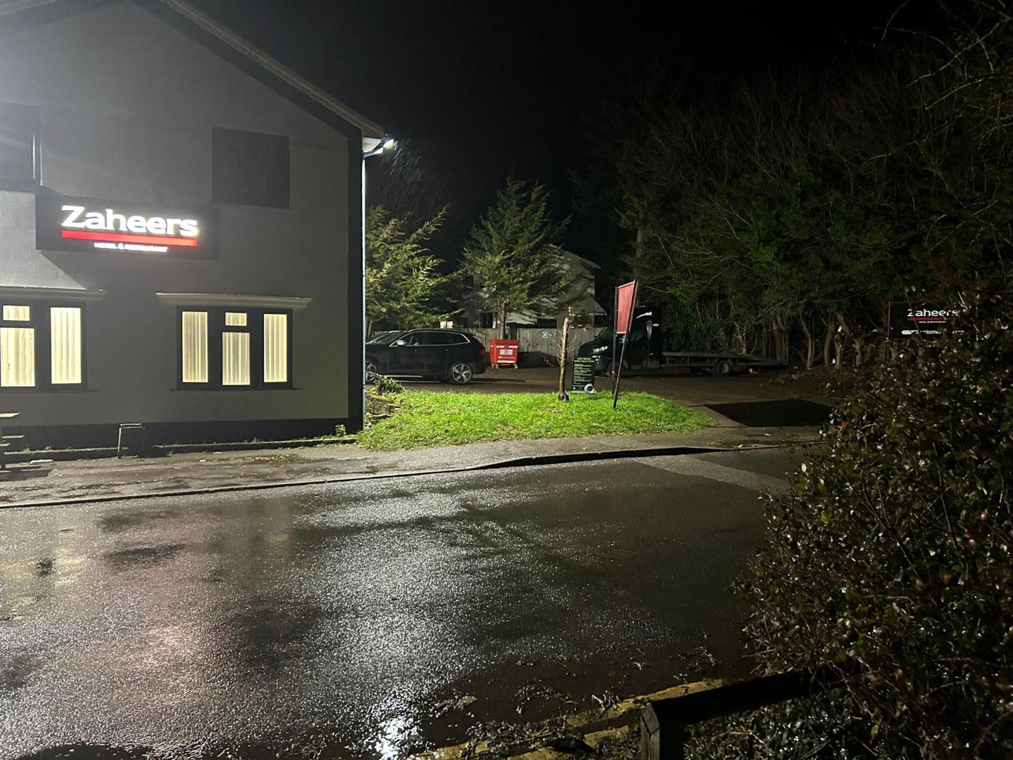 Zaheer'S Hotel バルドック エクステリア 写真
